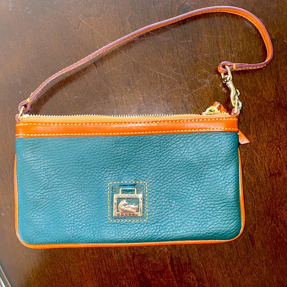 Dooney & Bourke